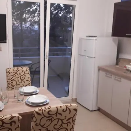 Apartment 4494 *