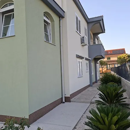 Apartament 4494 *