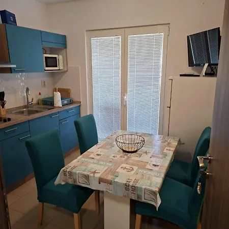 Apartament 4494 *